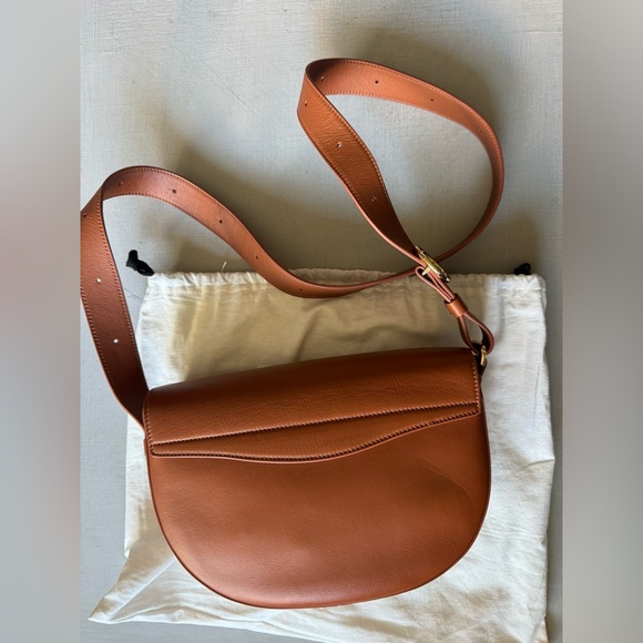 Cuyana Tan Crossbody Bag - Picture 3 of 14